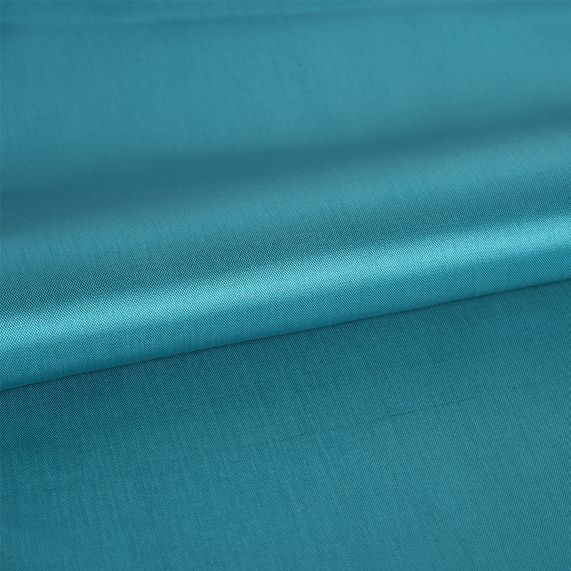 بطانة من الأسيتات السادة