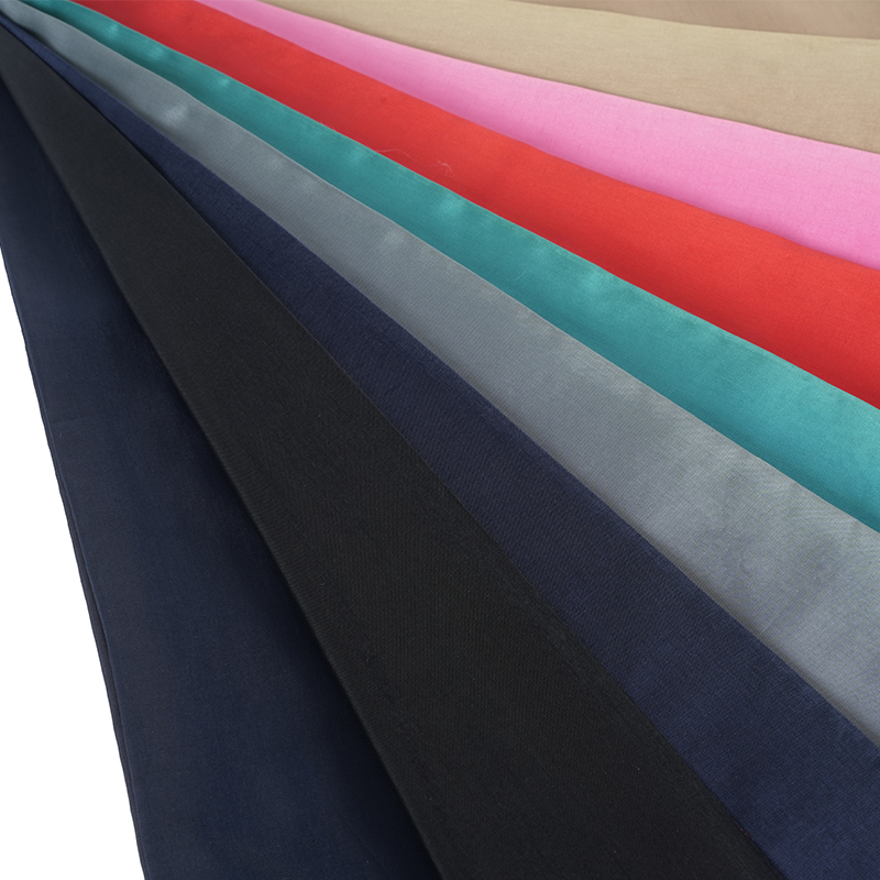 بطانة من الأسيتات السادة