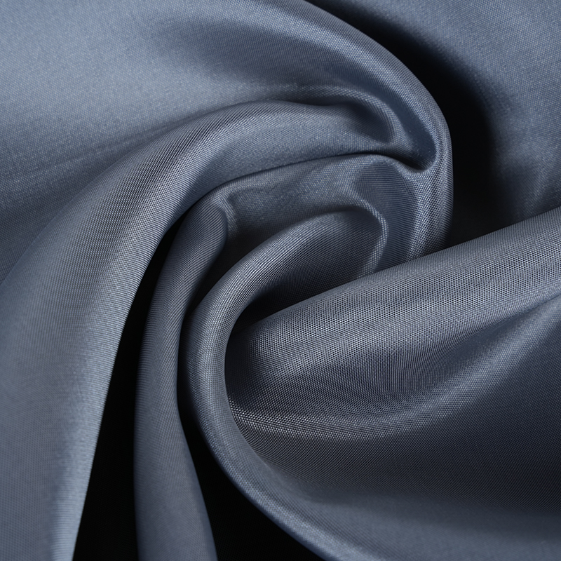 بطانة من الأسيتات السادة