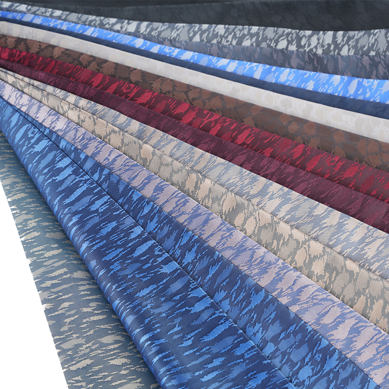 جاكار بطبعة الفهد الكاتيوني