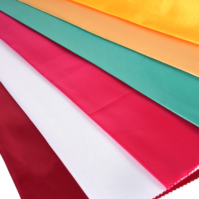 50/75 ساتان لامع غير ملتوي + مجداف رفيع على القماش العلوي