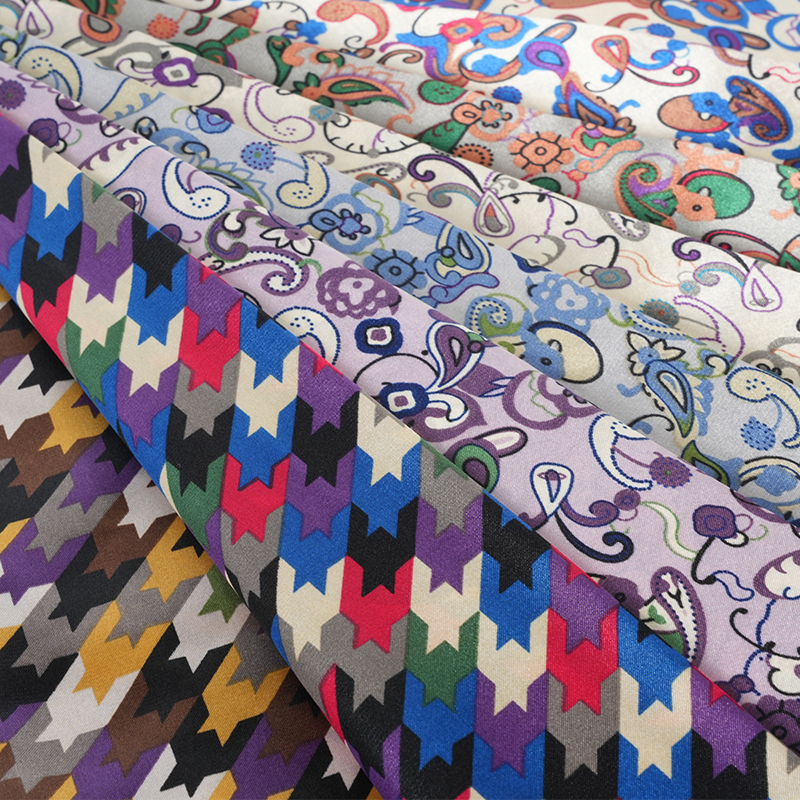 بوليستر 50 * 75 قماش طباعة ساتان هندسي ملتوي