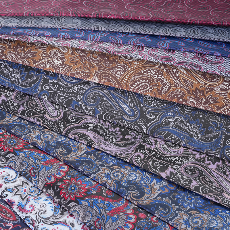 قماش طباعة أوراق الصنوبر على شكل ذيل حصان من البوليستر 190T